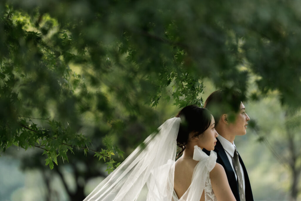 草原とウェディングフォト。岡山県で”非日常”が叶う場所